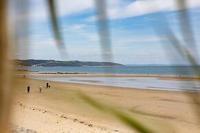 Penrose - Beach House With Direct Beach Access