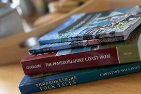 Penrose - Beach House With Direct Beach Access