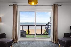 Penrose - Beach House With Direct Beach Access