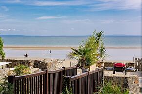 Penrose - Beach House With Direct Beach Access