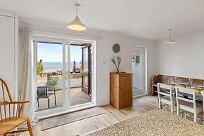 Penrose - Beach House With Direct Beach Access