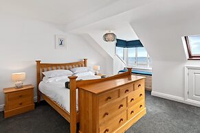 Penrose - Beach House With Direct Beach Access