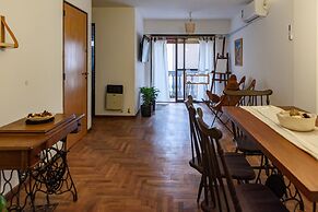 Cosy Local Artist's Flat, Central Location, Fully Equipped