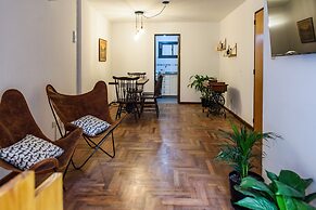 Cosy Local Artist's Flat, Central Location, Fully Equipped