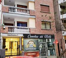 Cosy Local Artist's Flat, Central Location, Fully Equipped