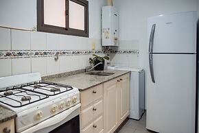 Cosy Local Artist's Flat, Central Location, Fully Equipped