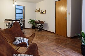 Cosy Local Artist's Flat, Central Location, Fully Equipped