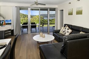 Poinciana Lodges -Ocean Views