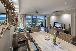 Poinciana Lodges -Ocean Views