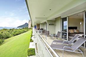 Poinciana Lodges -Ocean Views