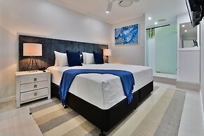 Poinciana Lodges -Ocean Views