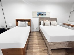 Poinciana Lodges -Ocean Views