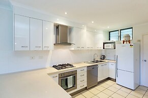 Poinciana Lodges -Ocean Views