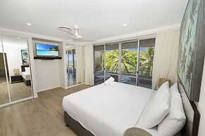 Poinciana Lodges -Ocean Views