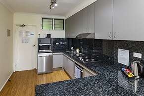 Poinciana Lodges -Ocean Views