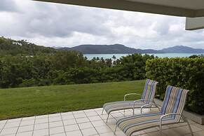 Poinciana Lodges -Ocean Views