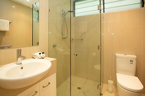 Poinciana Lodges -Ocean Views