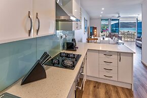 Poinciana Lodges -Ocean Views