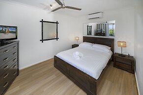 Poinciana Lodges -Ocean Views