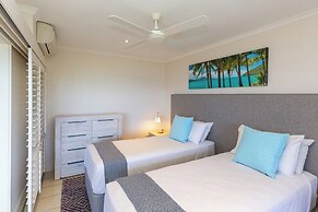 Poinciana Lodges -Ocean Views