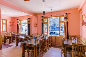 Fabhotel Sissu Regency