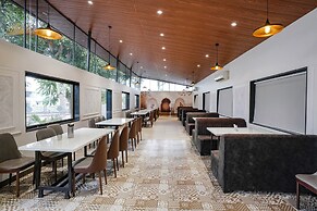 Fabhotel Prime Shahu