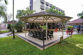 Fabhotel Prime Shahu