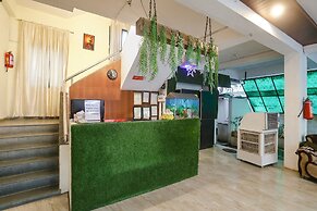 Fabhotel Happy Stay Inn