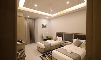 Fabhotel Prime Hampton By Ic'S