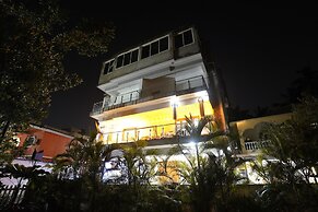 FabHotel The Sky