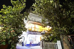 FabHotel The Sky