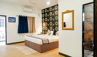 Fabexpress Paroza Suites