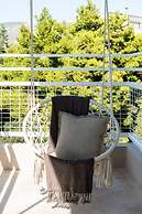 2-bd Luxury Apt Sea View Balcony Near the Beach