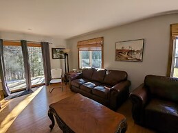 The Kutir - Entire Cottage in Meaford - Four Season Chalet - Great Pla