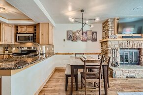 New Listing!! Breck Mountain Magic 3 Bedroom Condo by RedAwning