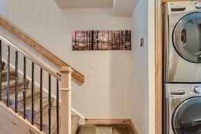 New Listing!! Breck Mountain Magic 3 Bedroom Condo by RedAwning