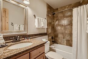 New Listing!! Breck Mountain Magic 3 Bedroom Condo by RedAwning