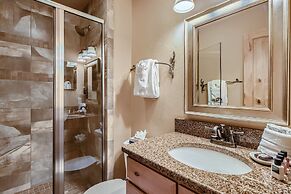 New Listing!! Breck Mountain Magic 3 Bedroom Condo by RedAwning