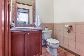 Liho Kai 4 Bedroom Home by RedAwning