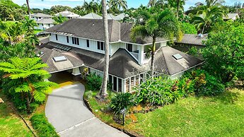 Liho Kai 4 Bedroom Home by RedAwning