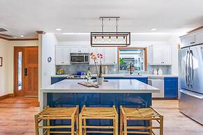 Liho Kai 4 Bedroom Home by RedAwning