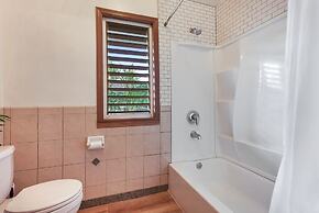 Liho Kai 4 Bedroom Home by RedAwning