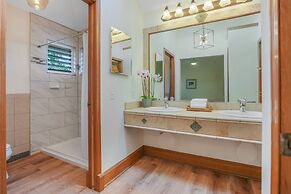 Liho Kai 4 Bedroom Home by RedAwning