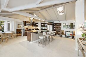 Sea Turtle Ranch 4 Bedroom Home by RedAwning