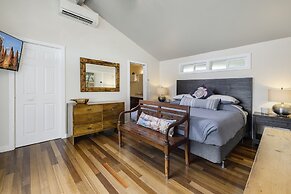 Sea Turtle Ranch 4 Bedroom Home by RedAwning