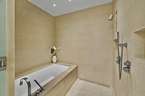 Park Lane 3300 3 Bedroom Apts by RedAwning