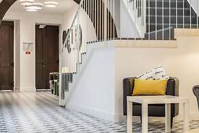 Studios Funchal 105 by Homing