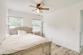 18 Mi to Disney: Home w/ Yard, Near Dtwn Orlando