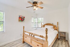 18 Mi to Disney: Home w/ Yard, Near Dtwn Orlando