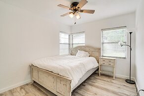 18 Mi to Disney: Home w/ Yard, Near Dtwn Orlando